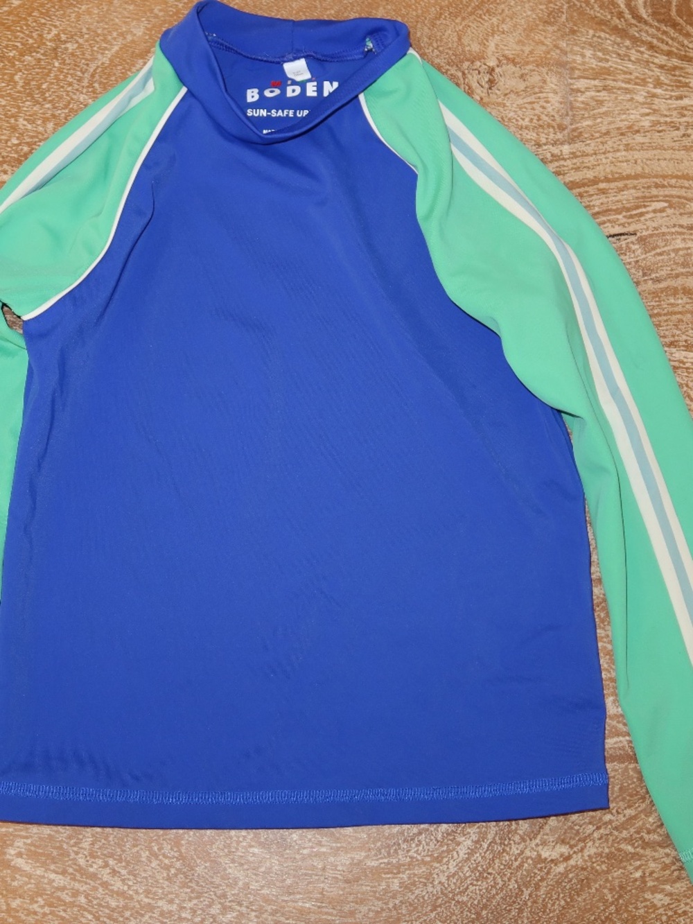 Boys Mini Boden Rash Guard Size 5/6